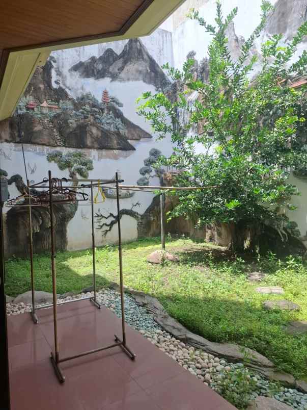 dijual rumah di surabaya barat