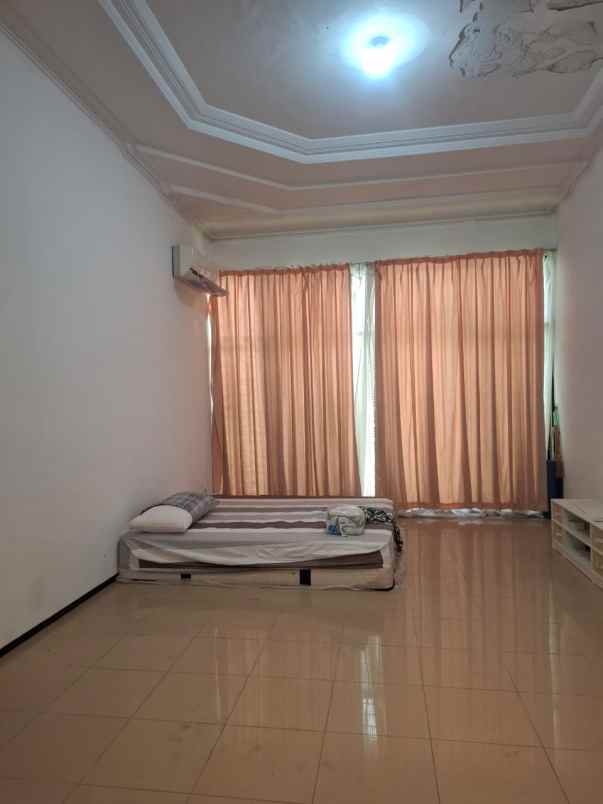 dijual rumah di surabaya barat