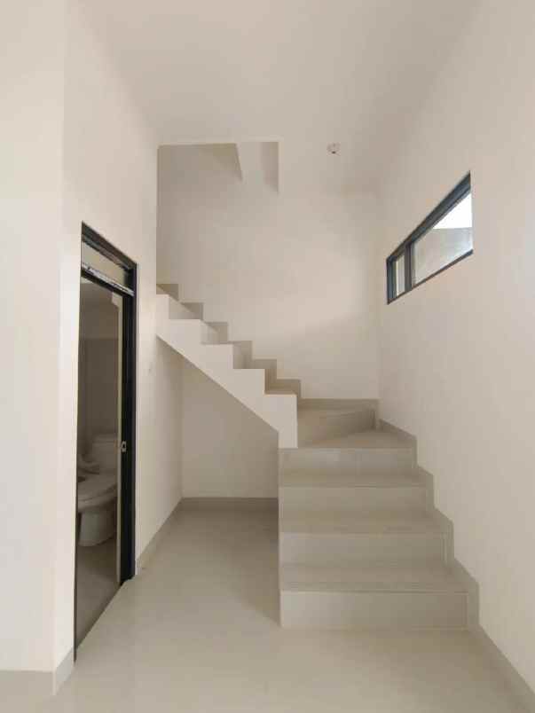 dijual rumah g land ciwastra park