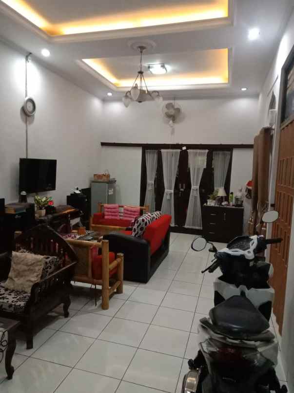 dijual rumah gempol sari