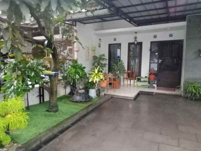 dijual rumah gempol sari