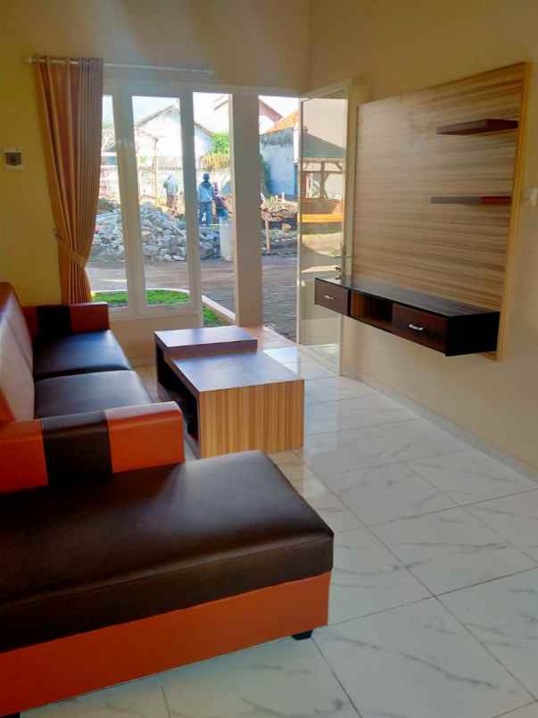 dijual rumah gondorejo batu