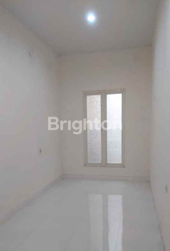 dijual rumah graha sukolilo regency