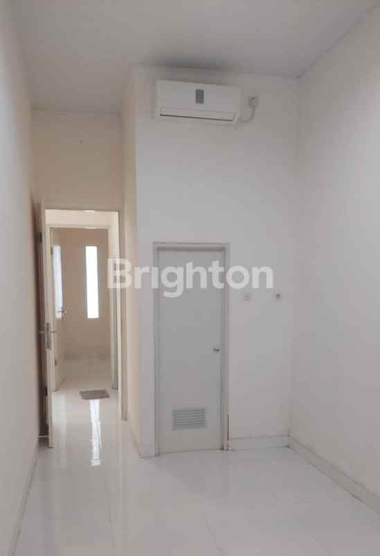 dijual rumah graha sukolilo regency