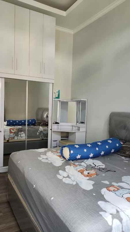 dijual rumah green garden residence