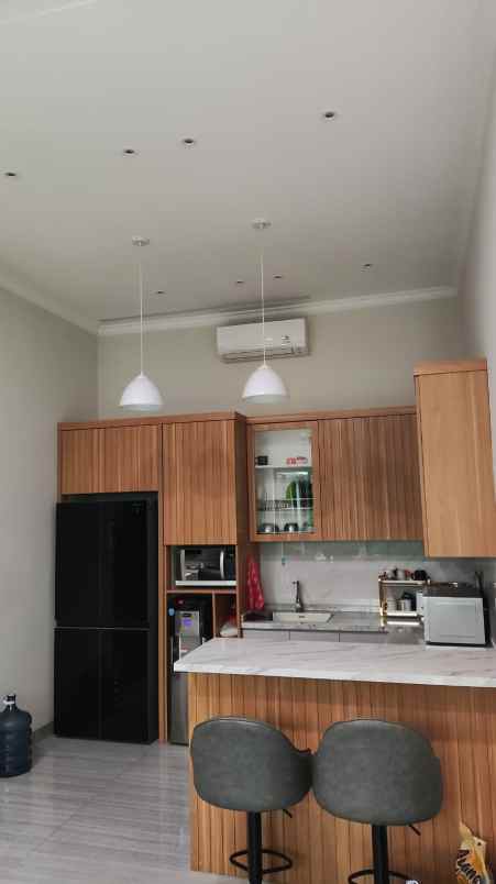 dijual rumah green garden residence