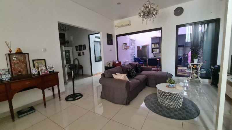 dijual rumah harapan indah