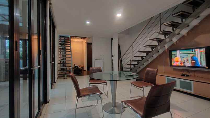 dijual rumah hook cigadung