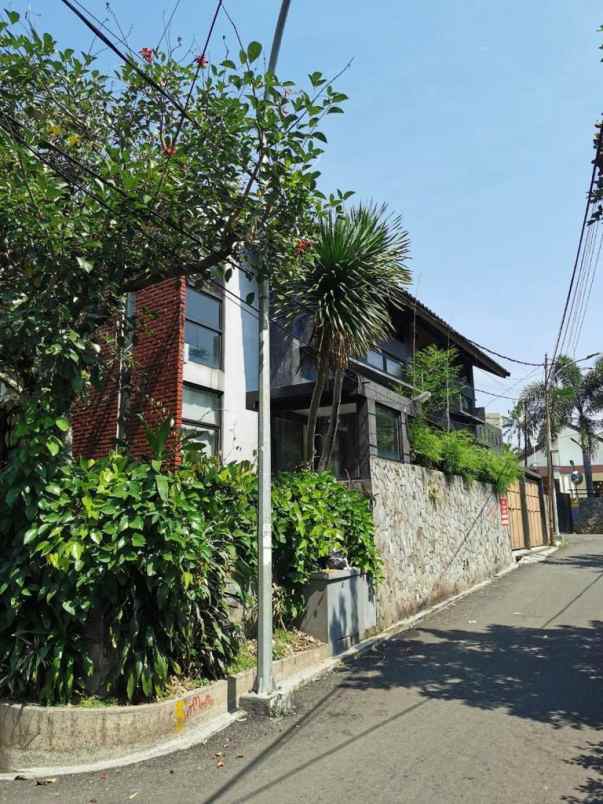 dijual rumah hook cigadung