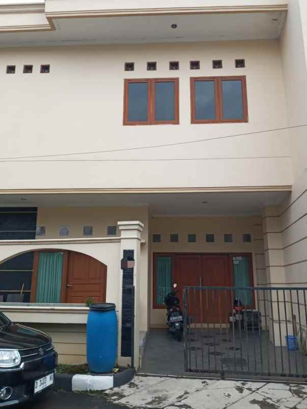dijual rumah hunian eklusive perumahan