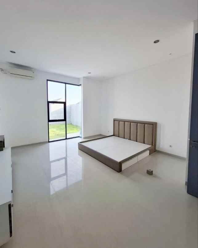 dijual rumah imperial beach palm beach
