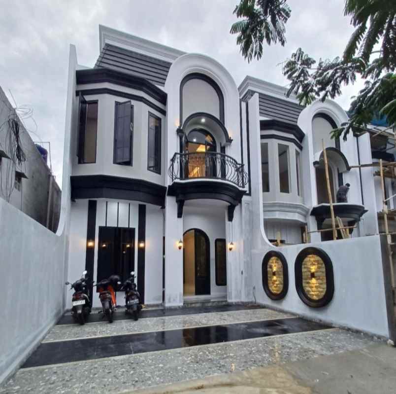 dijual rumah jagakarsa