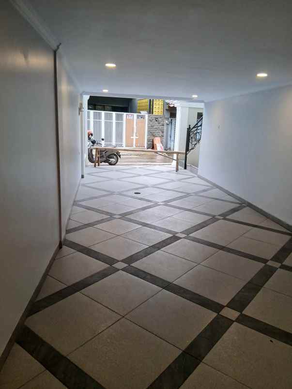 dijual rumah jagakarsa jakarta selatan