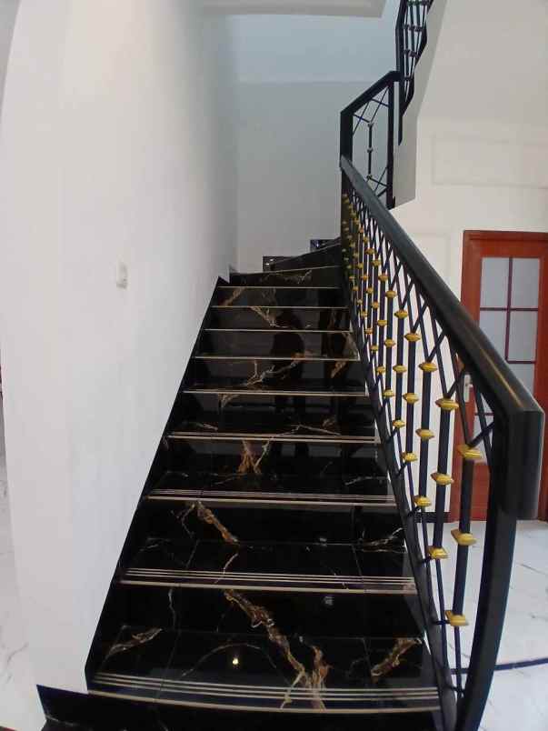 dijual rumah jagakarsa jakarta selatan