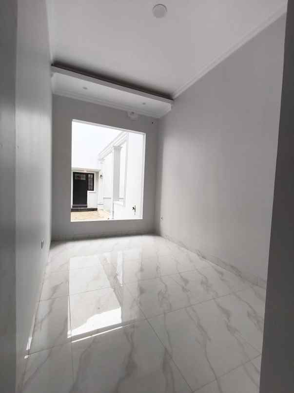 dijual rumah jalan h kocen kalimulya
