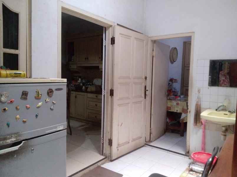 dijual rumah jalan karang tengah raya no 46