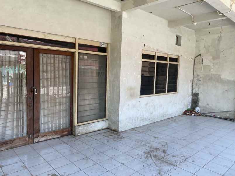 dijual rumah jalan mulyosari