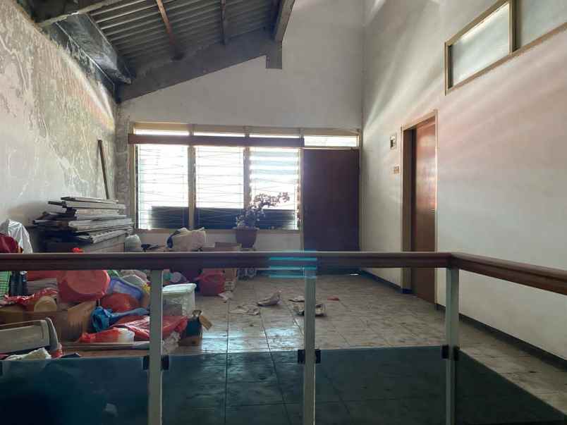 dijual rumah jalan mulyosari