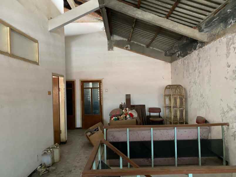 dijual rumah jalan mulyosari