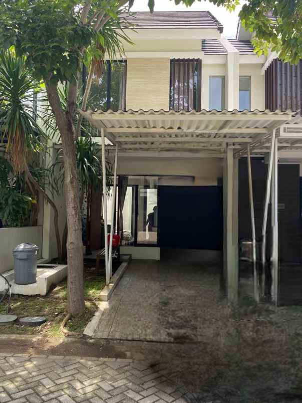 dijual rumah jalan northwest lake