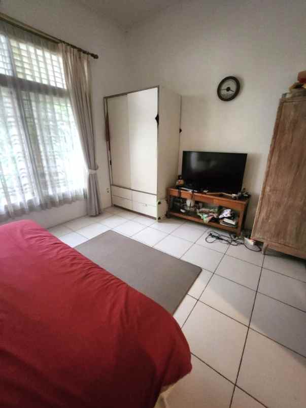 dijual rumah jalan pancoran timur