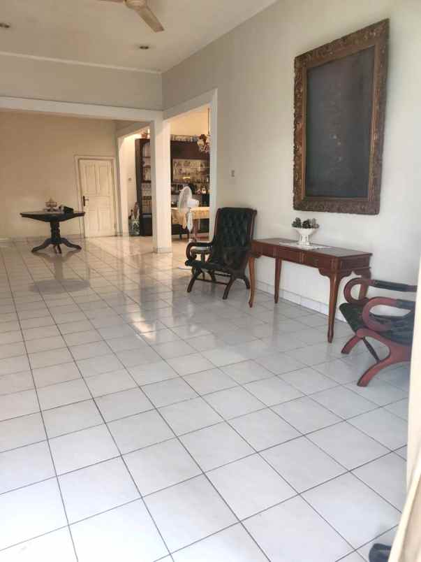 dijual rumah jalan pancoran timur