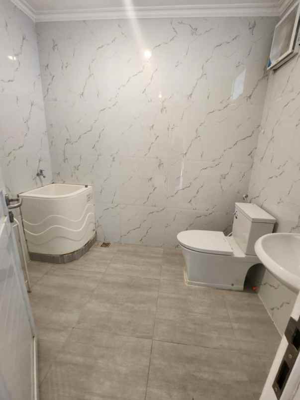 dijual rumah jalan pancoran timur