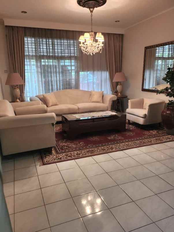 dijual rumah jalan pancoran timur