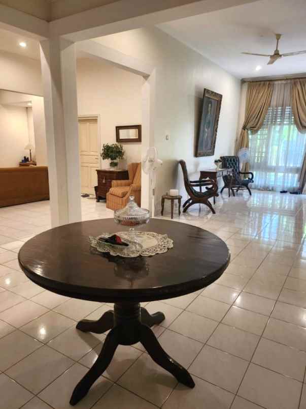 dijual rumah jalan pancoran timur