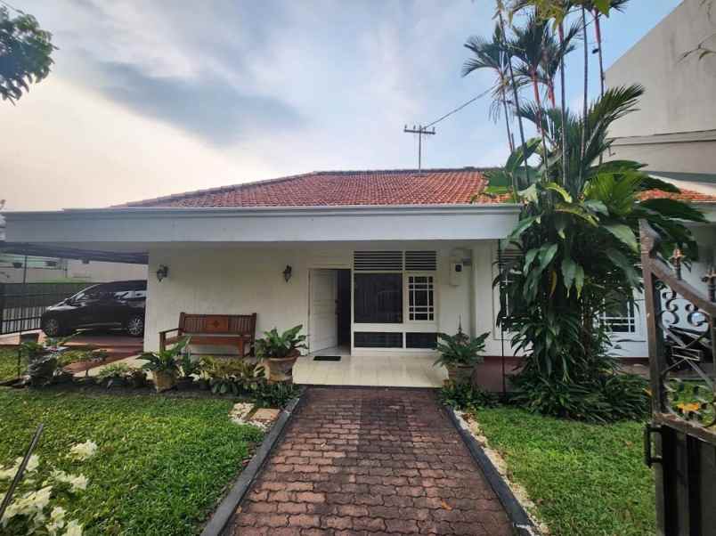 dijual rumah jalan pancoran timur