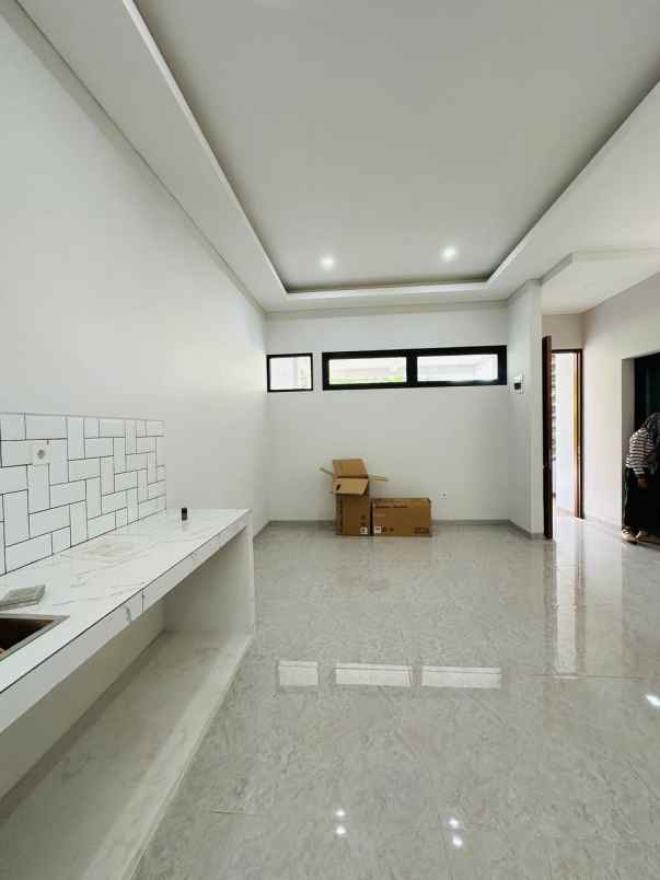 dijual rumah jalan raya cipayung ciputat