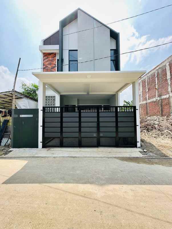 dijual rumah jalan raya cipayung ciputat