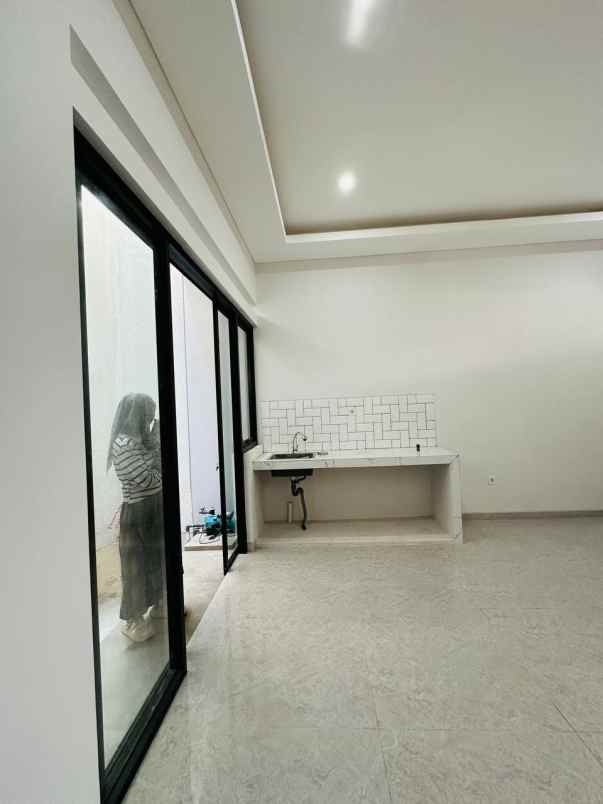 dijual rumah jalan raya cipayung ciputat