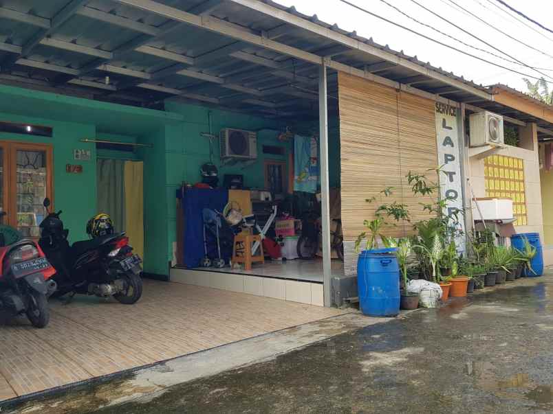 dijual rumah jalan raya cipayung depok