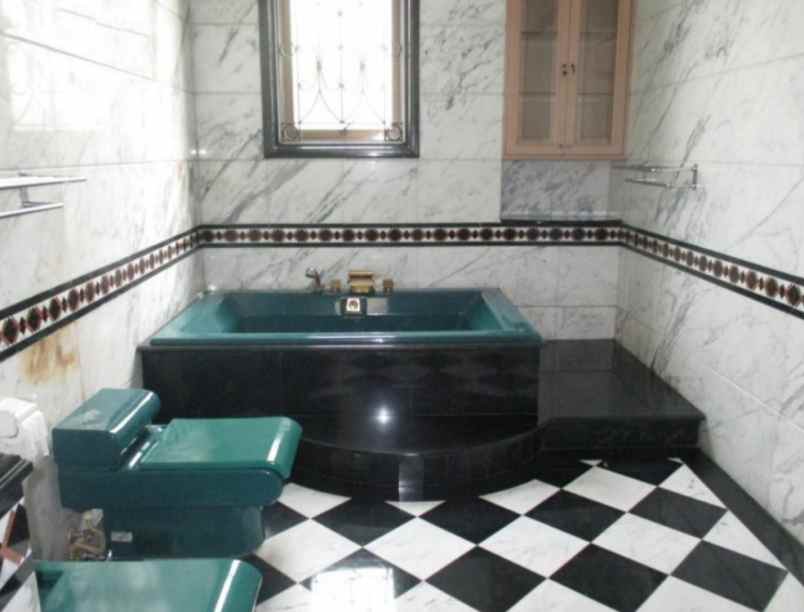 dijual rumah jalan raya kuningan barat