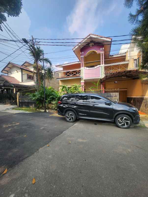 dijual rumah jalan raya tanah kusir
