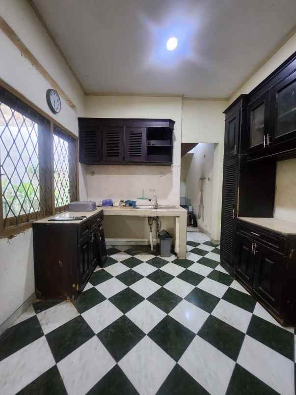 dijual rumah jalan raya tanah kusir