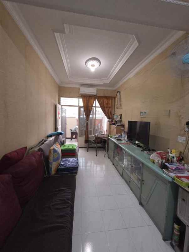 dijual rumah jalan taman pondok indah
