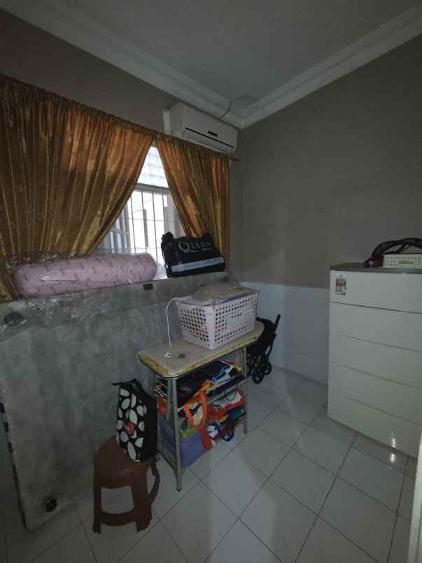 dijual rumah jalan taman pondok indah