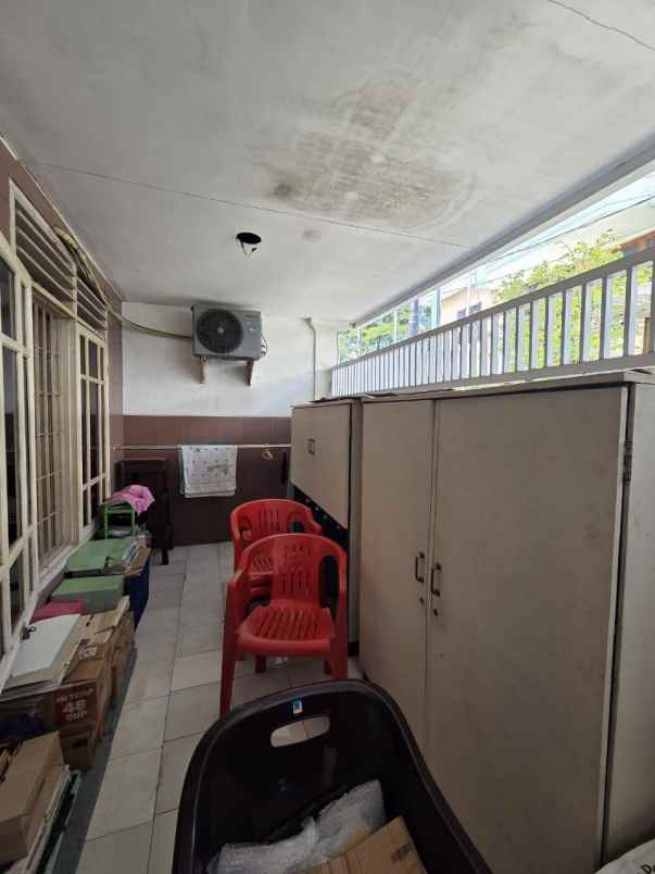 dijual rumah jalan taman pondok indah