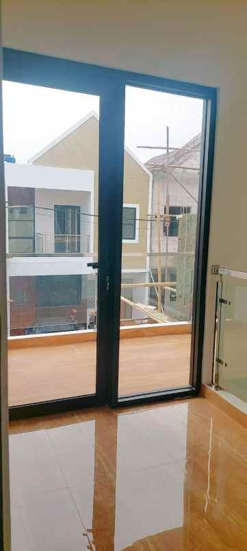 dijual rumah jalan transad raya