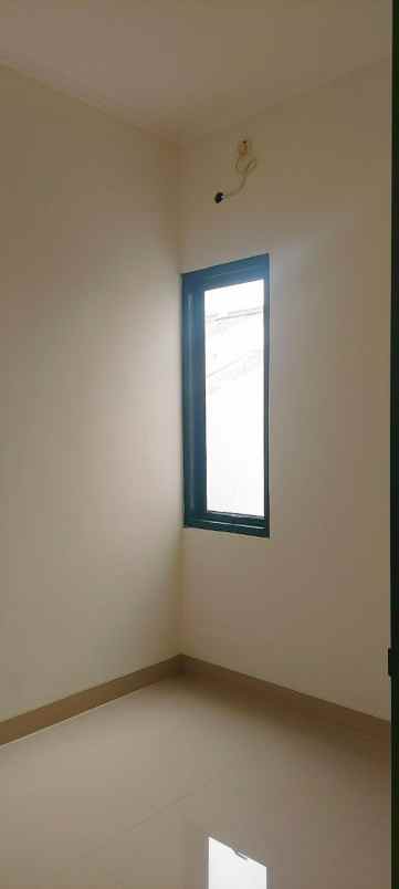 dijual rumah jalan transad raya