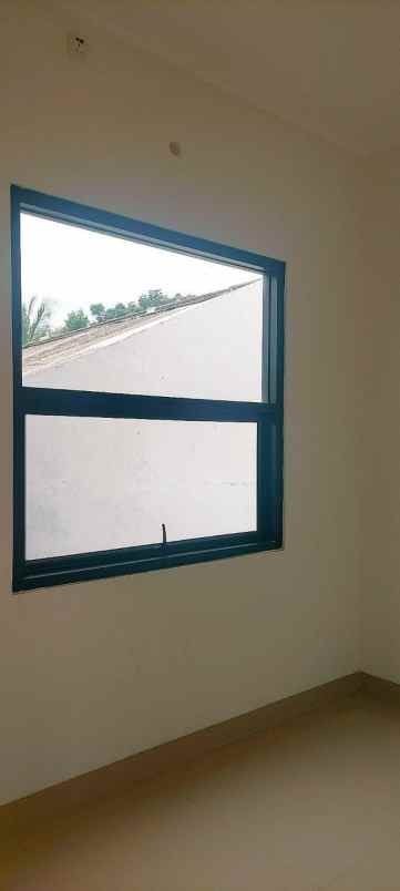 dijual rumah jalan transad raya