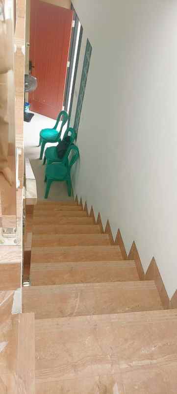 dijual rumah jalan transad raya