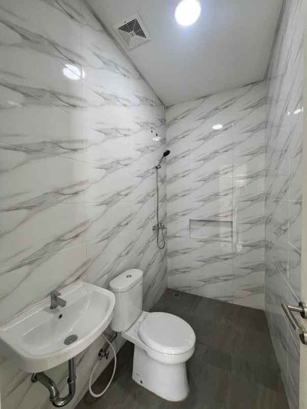 dijual rumah jemursari selatan