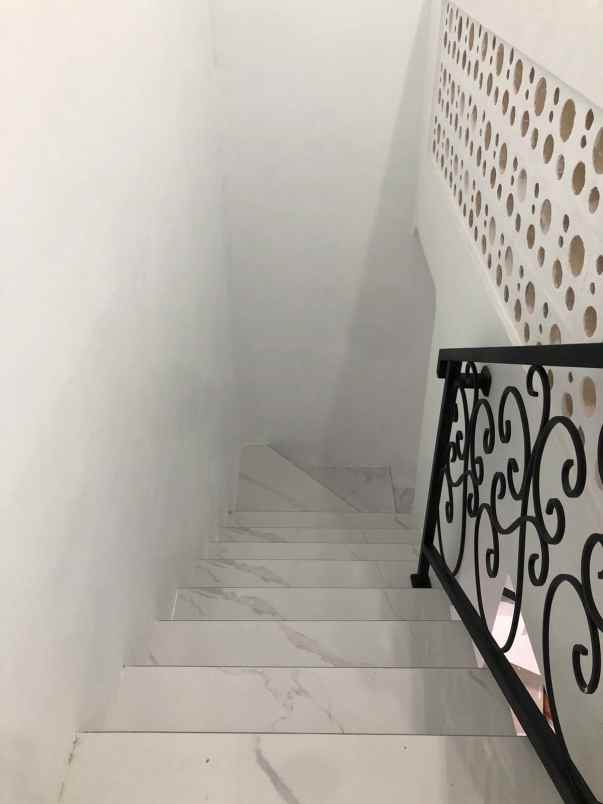 dijual rumah jl cilangkap cipayung