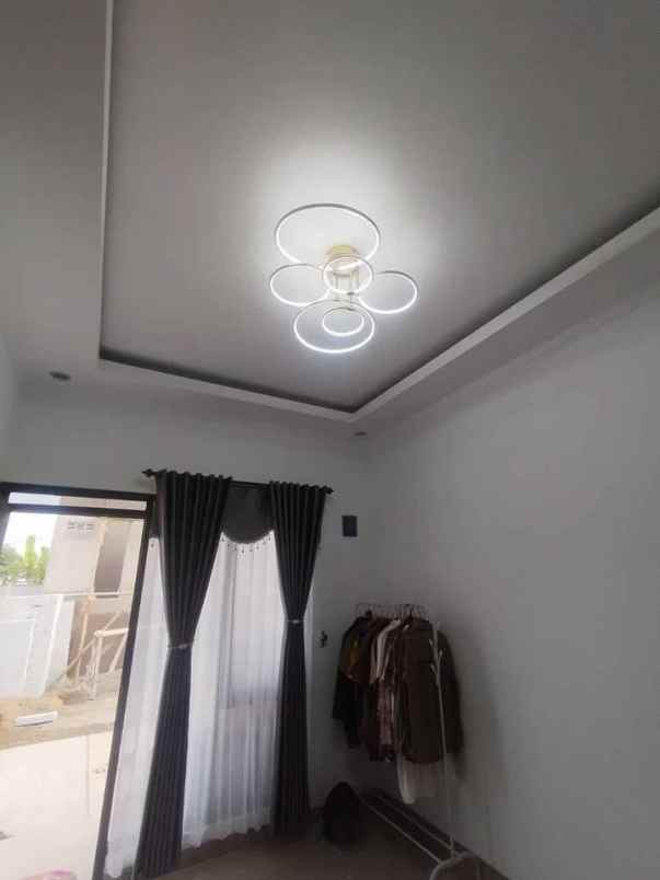 dijual rumah jl ciloa ngamprah bandung