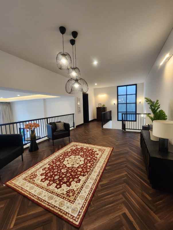 dijual rumah jl deplu cilandak barat