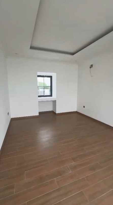 dijual rumah jl elang kelurahan