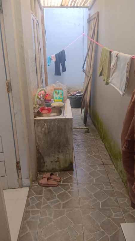 dijual rumah jl guna karya